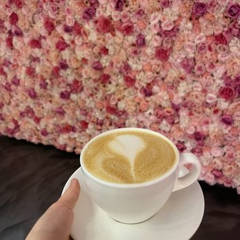 Chant’el Cafe - Vanilla latte with oat milk - Cafes Near Me - Folsom, California