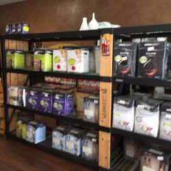 Bootleggers Brewworx - Nice wine kit selection