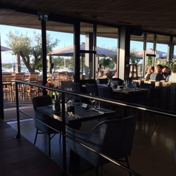 Oesterdam - Zicht op het buiten terras en het binnen gedeelte