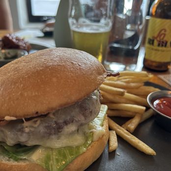 Isla & Co. West Palm Beach - Bars Near Me - West Palm Beach, Florida