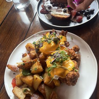 Eggy’s Neighborhood Kitchen - Chicken waffle - Breakfast & Brunch Near Me - Berkeley, California