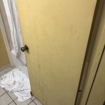 Days Inn by Wyndham Ocala West - Dirty door - Hotels Near Me - Ocala, Florida Days Inn by Wyndham Ocala West - Dirty door - Hotels Near Me - Ocala, Florida