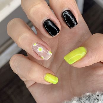 Hidden Vanity Beauty Lounge - Gel nails done by Kayla Cerda - Hair Salons Near Me - Ridgecrest, California