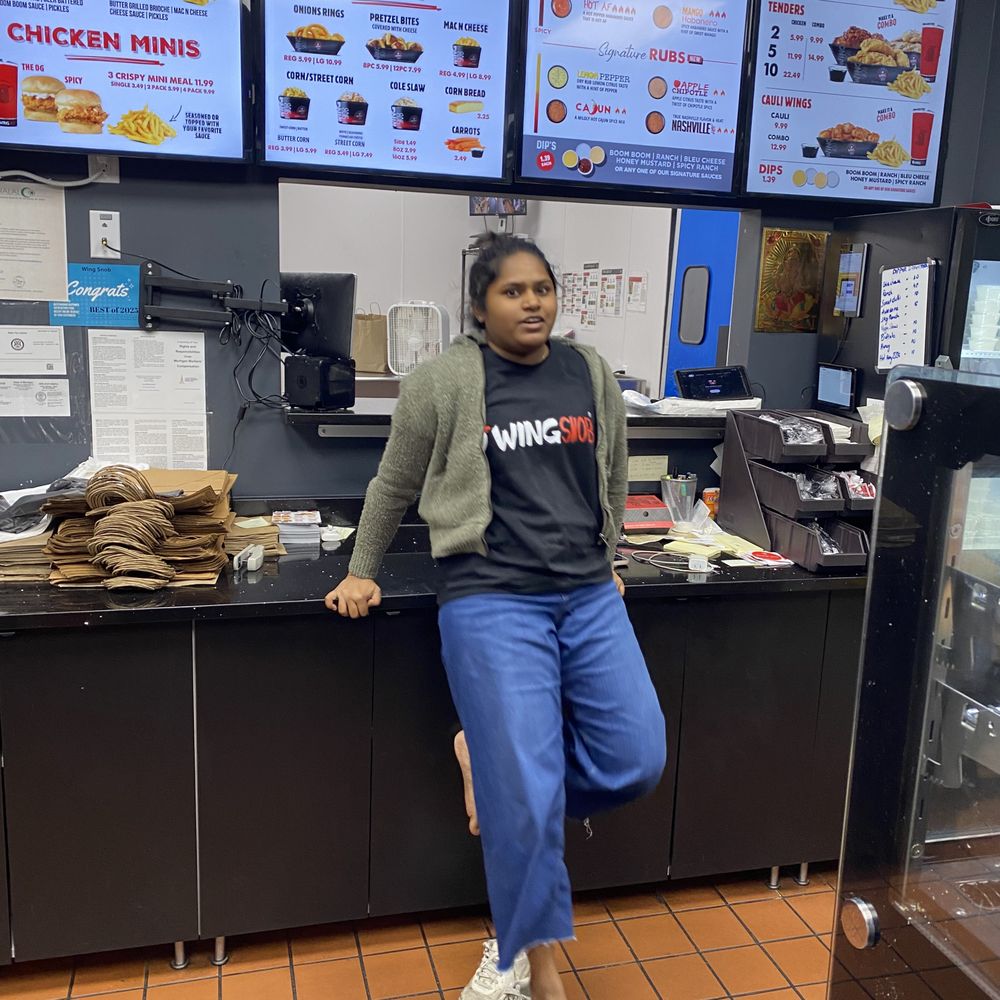 Wing Snob - Employee was sitting on the counter without shoes or socks on (disgusting).Refused to take my order a hour and a half before close. - Chicken Wings Near Me - Hartland, Michigan Wing Snob - Employee was sitting on the counter without shoes or socks on (disgusting).Refused to take my order a hour and a half before close. - Chicken Wings Near Me - Hartland, Michigan