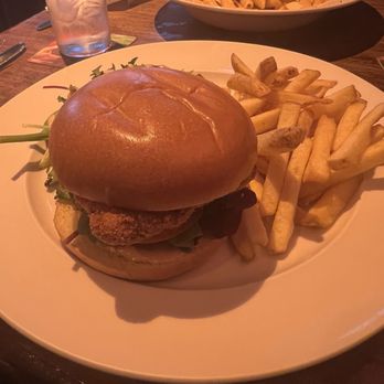 The Bankers Bar - Cajun chicken burger - Pubs Near Me - Dublin, D