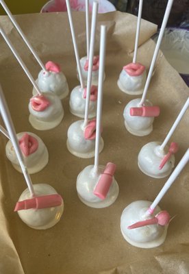 Cake Pops - Delicious cake pops for special occasions or cake pop cravings!