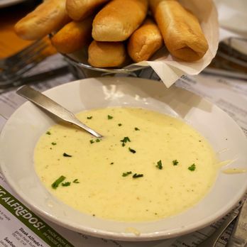 Olive Garden Italian Restaurant - Alfredo dipping sauce for the breadsticks is a game changer! YOU MUST TRY THIS!!! - Italian Near Me - Buford, Georgia