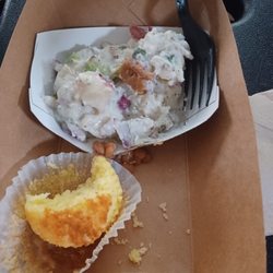 Deet's BBQ - Potato salad and cornbread