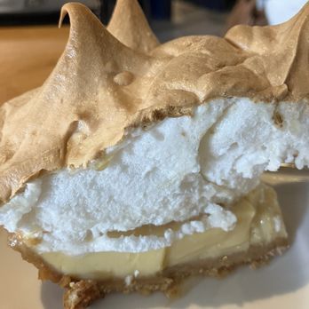 Captain Craig's Restaurant - Key lime pile with sky high meringue! - Seafood Near Me - Tavernier, Florida