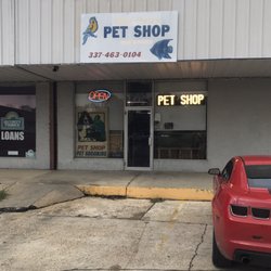 Deridder Pets - The front of the store.