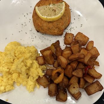 9Five Kitchen and Bar - Salmon Cake & Eggs - Beer Bar Near Me - Baltimore, Maryland