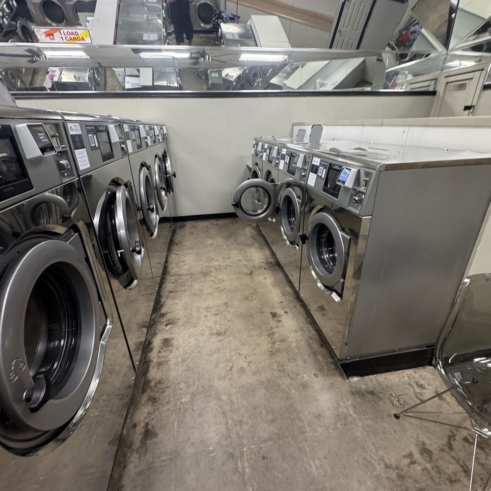 Very Good Laundry - The machines looked bigger than most and were clean and in good working condition. - Laundromat Near Me - Anaheim, California Very Good Laundry - The machines looked bigger than most and were clean and in good working condition. - Laundromat Near Me - Anaheim, California