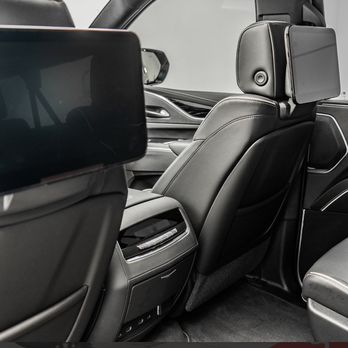 Indy Black Car - 2021 Cadillac Escalade Entertainment System - Airport Shuttles Near Me Indy Black Car - 2021 Cadillac Escalade Entertainment System - Airport Shuttles Near Me