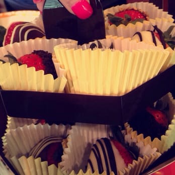 Edible Arrangements - Jupiter - Dozen box of chocolate covered strawberries covered in chocolate, white chocolate, coconut, chocolate chip, almond and toffee - Gift Shops Near Me - Jupiter, Florida