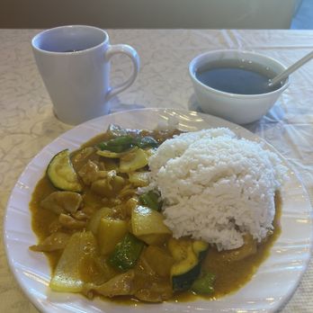 D & A Cafe - $11.95 lunch special with soup of the day and tea and milk tea - Cantonese Near Me - San Francisco, California D & A Cafe - $11.95 lunch special with soup of the day and tea and milk tea - Cantonese Near Me - San Francisco, California
