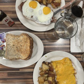 Andrews Nyc Diner - Steak&eggs, turkey omelet - American Near Me - New York, New York