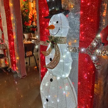 Little Ese - Christmas decorations for the holiday season - Sandwiches Near Me - Toronto, Ontario
