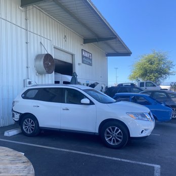 Hank's Auto Body - Body Shops Near Me - Kailua Kona, Hawaii