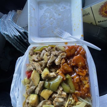 J & J Wok - Orange chicken chow mein with spicy chicken - Chinese Near Me - North Hollywood, California J & J Wok - Orange chicken chow mein with spicy chicken - Chinese Near Me - North Hollywood, California