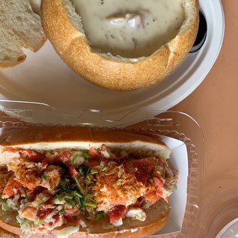 Pike Place Chowder - Maine Lobster Roll New England Clam Chowder in bread bowl - Seafood Near Me - Seattle, Washington