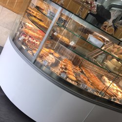 Au Pain de Verdun - Pastries on display inside
