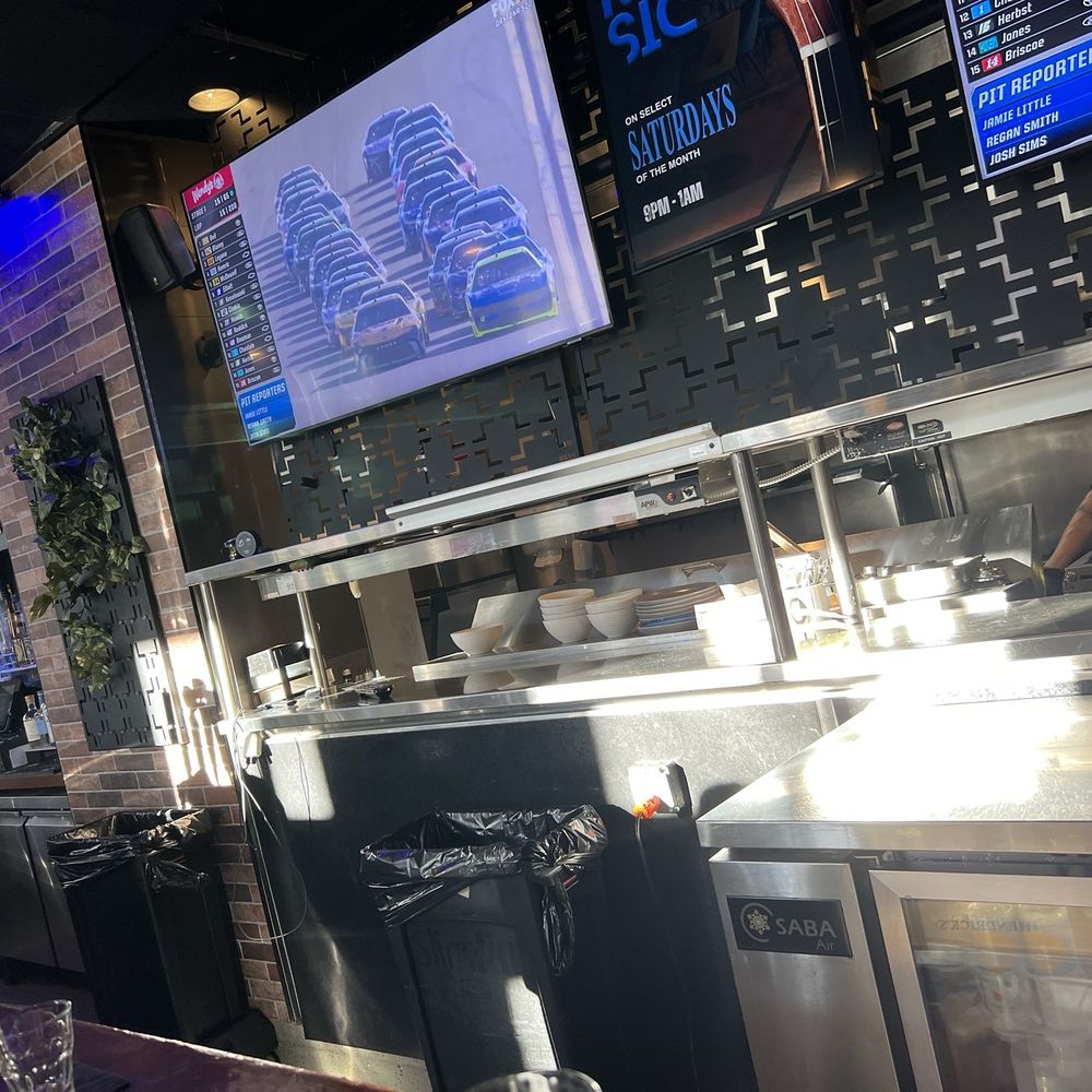 Blue Jackets Gastropub - The bar - Wine Bars Near Me - Orlando, Florida