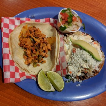 La Salvadoreña Pupuseria - Pork al pastor taco & tostada - Salvadoran Near Me - Baton Rouge, Louisiana La Salvadoreña Pupuseria - Pork al pastor taco & tostada - Salvadoran Near Me - Baton Rouge, Louisiana