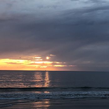 Rincon Beach Park - Parks Near Me - Carpinteria, California