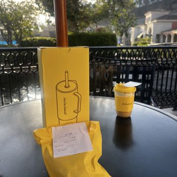 La La Land - Olive oil cake muffin and the non-exchangeable tumbler - Coffee & Tea Near Me - Calabasas, California