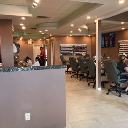 Lavish Nails & Spas
