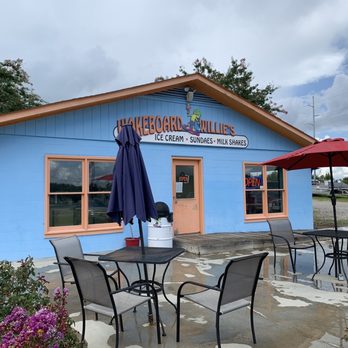 Wakeboard Willie's - tables and chairs outside - Ice Cream & Frozen Yogurt Near Me - Littleton, North Carolina Wakeboard Willie's - tables and chairs outside - Ice Cream & Frozen Yogurt Near Me - Littleton, North Carolina