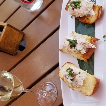 Finneys Crafthouse - Porter Ranch - Lobster rolls - New American Near Me - Porter Ranch, California