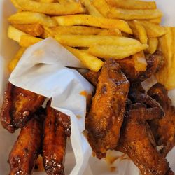 R&R Extreme Wings - Founders fav and spicy garlic