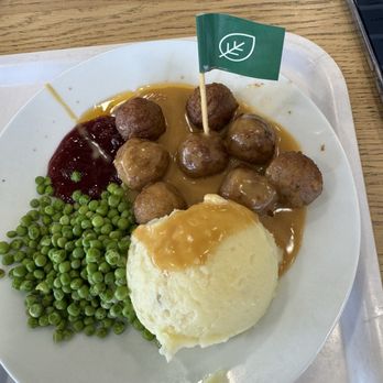Ikea - Plant based Vegan Meatballs, Mashed Potatoes, Gravy, Jam and steamed green peas - Home Decor Near Me - Etobicoke, Ontario