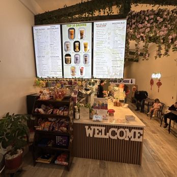 Qtea Boba - Main checkout counter and menu - Bubble Tea Near Me - Sherman Oaks, California