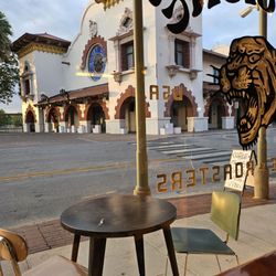 El Tigre - View outside