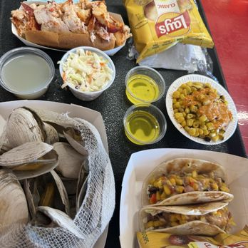 Abbott's Lobster In the Rough - Seafood Near Me - Noank, Connecticut