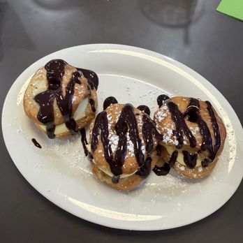 Eggs Up Grill - Boston Cream Donuts 3-Ct - Breakfast & Brunch Near Me - Bluffton, South Carolina