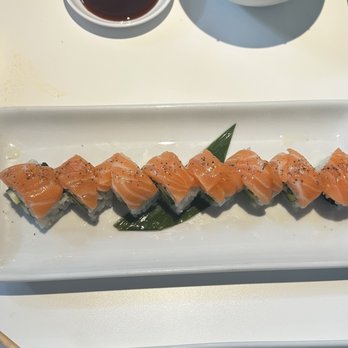 Seabutter - Miss Salmon - Sushi Bars Near Me - Glendale, California