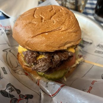 Bill's Bar & Burger - Basic cheeseburger - Burgers Near Me - New York, New York Bill's Bar & Burger - Basic cheeseburger - Burgers Near Me - New York, New York