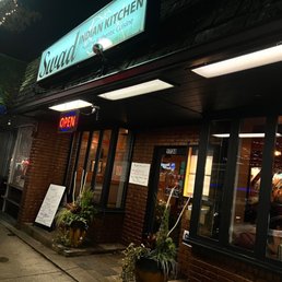 the outside of the restaurant