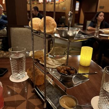 Tiffins Restaurant - Tiffins Signature Bread Service - New American Near Me - Lake Buena Vista, Florida Tiffins Restaurant - Tiffins Signature Bread Service - New American Near Me - Lake Buena Vista, Florida