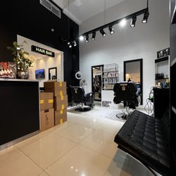Nail Bar by OPI - Front seating
