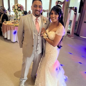 Elegant Designs Bridal - Wedding dress with sleeves - Bridal Near Me - Elk Grove, California Elegant Designs Bridal - Wedding dress with sleeves - Bridal Near Me - Elk Grove, California