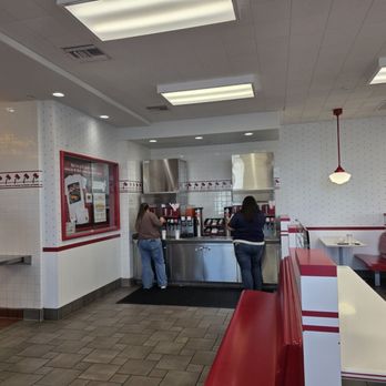 In-N-Out Burger - Pour your own soda - Burgers Near Me - Tucson, Arizona