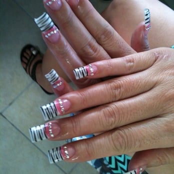 Luxury Nails - Nail Salons Near Me - Yucca Valley, California
