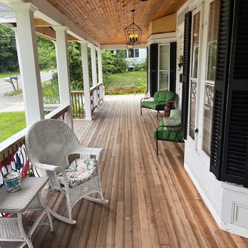 The Greenfield Inn - Front porch - Hotels Near Me - Greenfield, New Hampshire