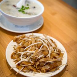 Bay Garden Cafe - Fried noodle as part of the set breakfast