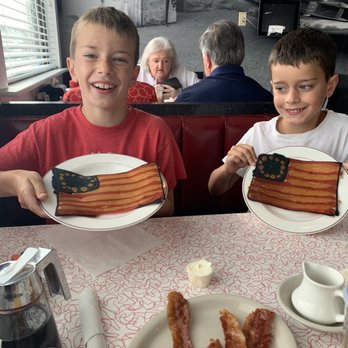 Brant Rock Hop - Fancy Nancy pancakes for 4th of July! - Breakfast & Brunch Near Me - Marshfield, Massachusetts
