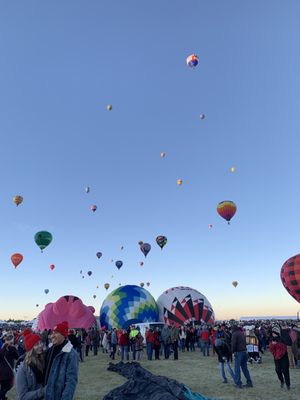 Albuquerque Hot Air Balloon Rides - Aerogelic Ballooning by null